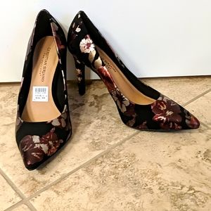 NWT Christian Siriano size 8.5 black floral heel